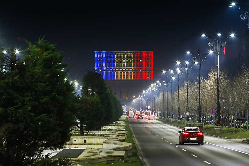 Landscape Lighting: Pencahayaan Lanskap sebagai Fokus Pemandangan di Taman Publik dan Taman Kota