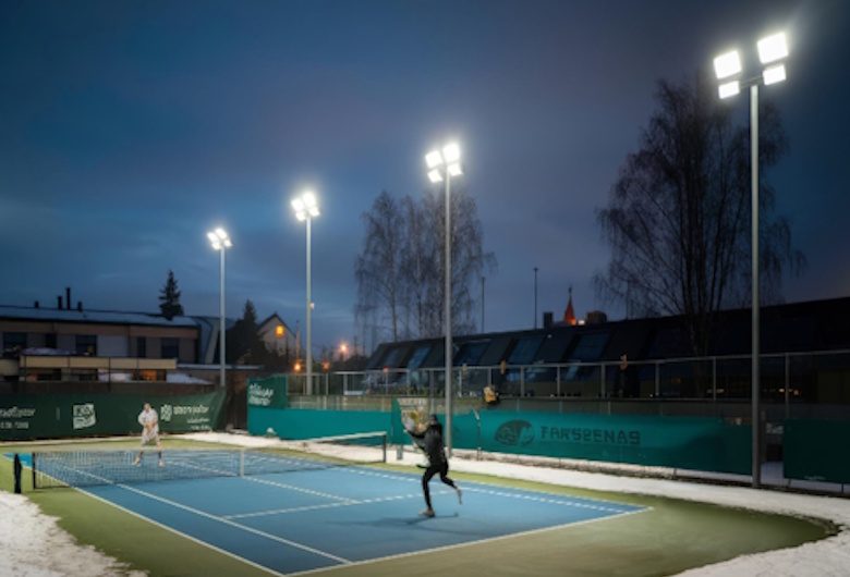 Panduan Memilih Lampu Lapangan Padel Sesuai Standar Internasional