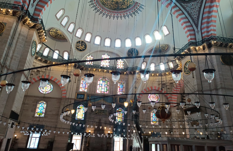 Sistem Pencahayaan Pintar Masjid yang Dapat Disesuaikan dengan Waktu Sholat

