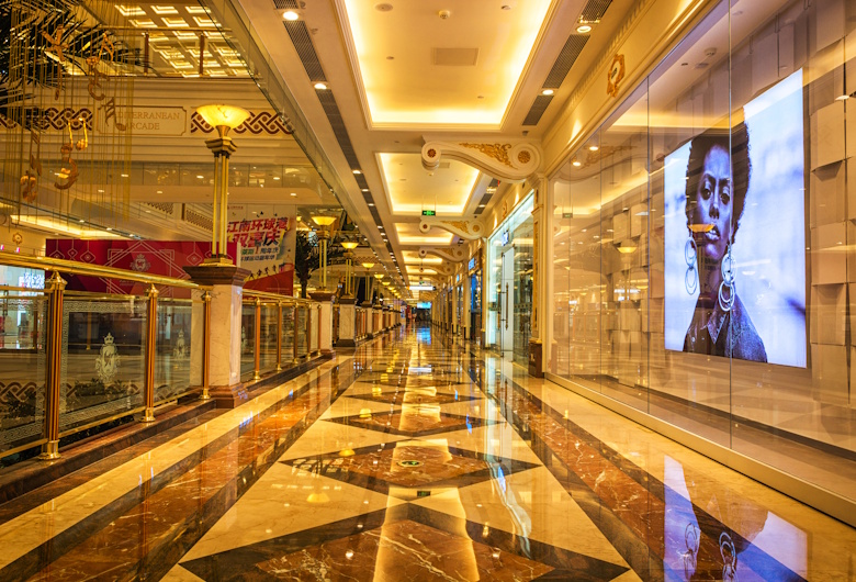 Jasa-Beautifikasi-Lampu-Mall-dengan-Sentuhan-Arsitektur-Modern-Spectrue