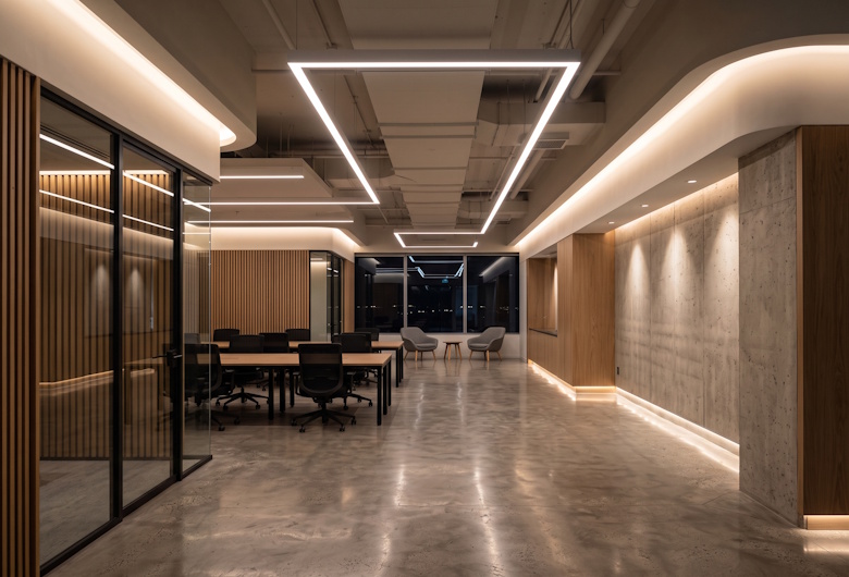 Jasa-Lighting-Integrator-Kantor-untuk-Sistem-Pencahayaan-Efisien-dan-Terintegrasi-Spectrue